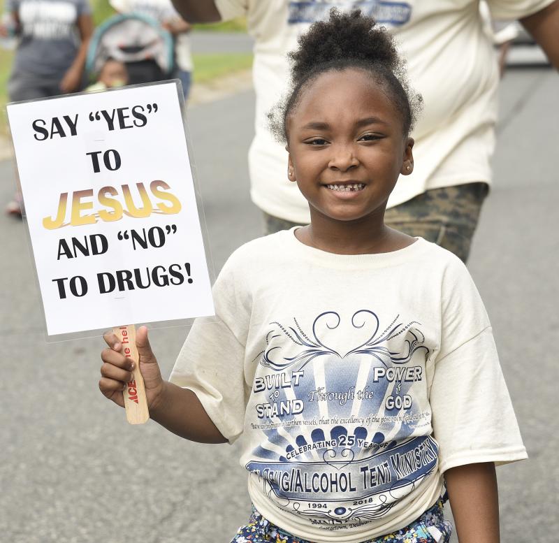 Jordyn Annals says “yes” to Jesus and “no” to drugs while marching in a previous rally.